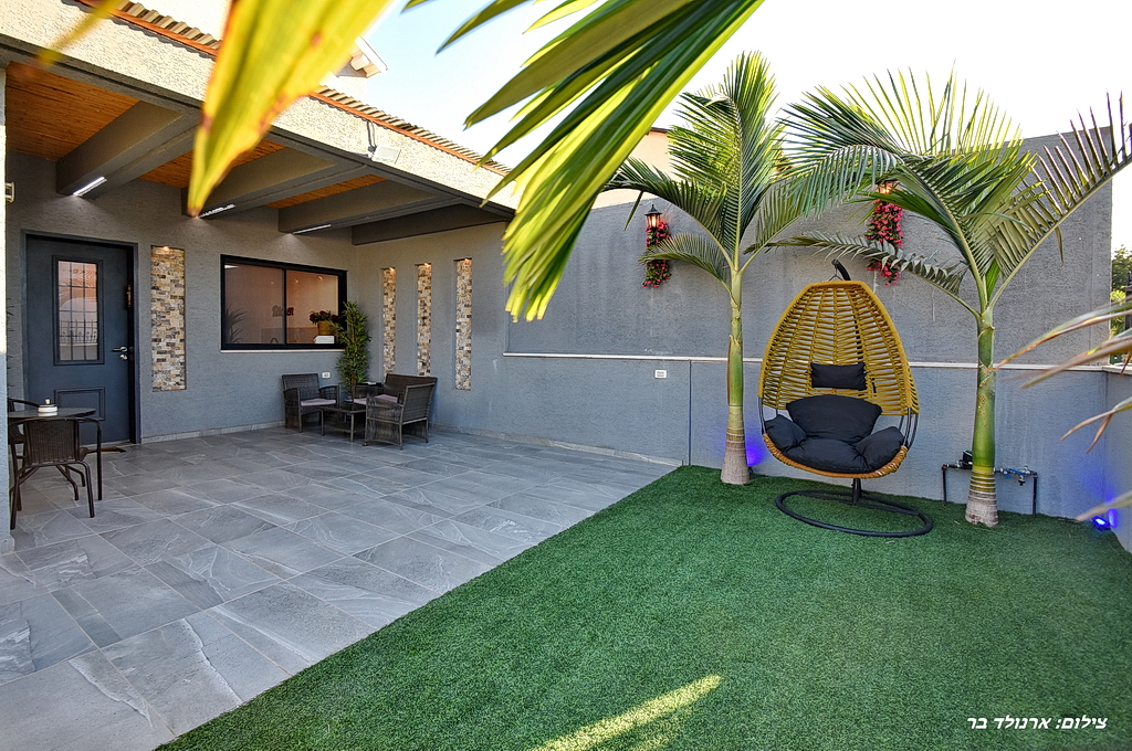 אורות באחוזה (27)